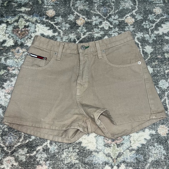 Vintage Tommy Hilfiger Shorts - Picture 2 of 3